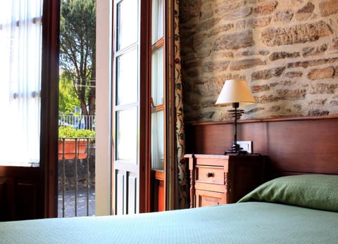 Minibar, desk, free WiFi, bed sheets