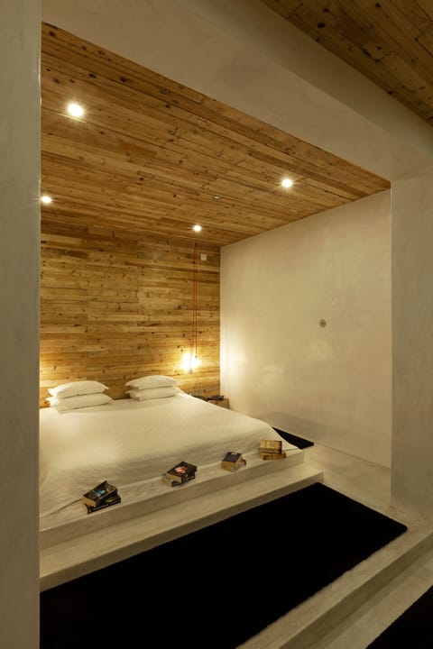 Down comforters, minibar, in-room safe, free WiFi