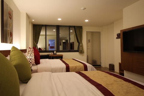 Quadruple Room | Premium bedding, desk, blackout drapes, soundproofing