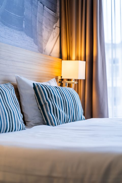 Comfort Double Room | In-room safe, desk, laptop workspace, free cribs/infant beds