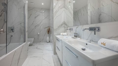 Executive Double Room, Balcony, Sea View | Bathroom | Shower, free toiletries, hair dryer, bathrobes