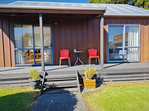 Chalet (1 Queen Bed and 3 Single Beds) | Desk, iron/ironing board, free WiFi, bed sheets