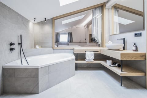 Suite, 1 Bedroom (Tower) | Bathroom | Eco-friendly toiletries, hair dryer, bathrobes, slippers