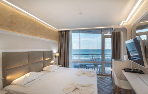 Cribs (free), WiFi (free)