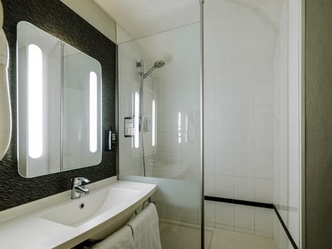 Premium bedding, pillowtop beds, desk, soundproofing