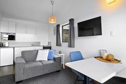 Seaview Studio | Private kitchen | Fridge, coffee/tea maker