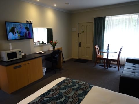 Minibar, individually decorated, individually furnished