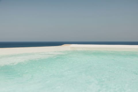 Dione Private Pool | In-room safe, laptop workspace, blackout drapes, soundproofing