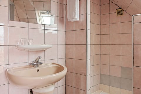 Free toiletries, towels, soap, shampoo