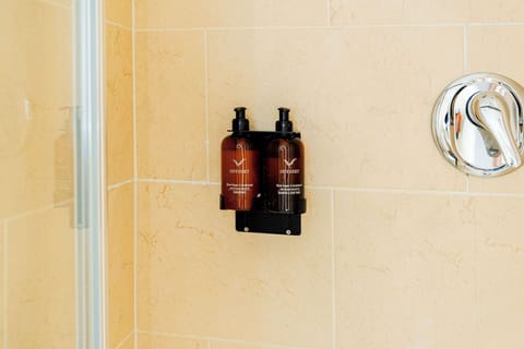 Standard Double Room, Private Bathroom, City View | Bathroom | Shower, free toiletries, towels