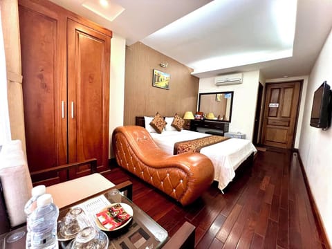 Day Use 2 Hours Only - From 7:00am to 11:00pm - Extra charge for overnight stay | Minibar, desk, blackout drapes, free WiFi