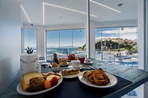 Daily buffet breakfast for a fee