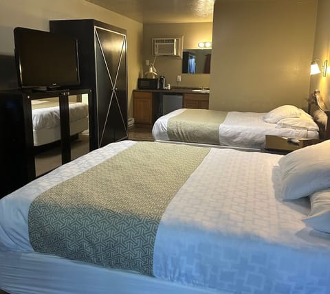 Desk, WiFi (free), bed sheets