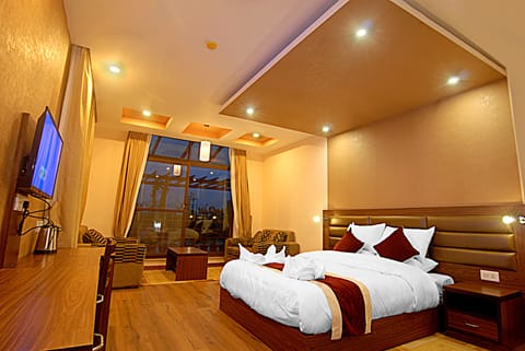 Premium bedding, minibar, in-room safe, desk