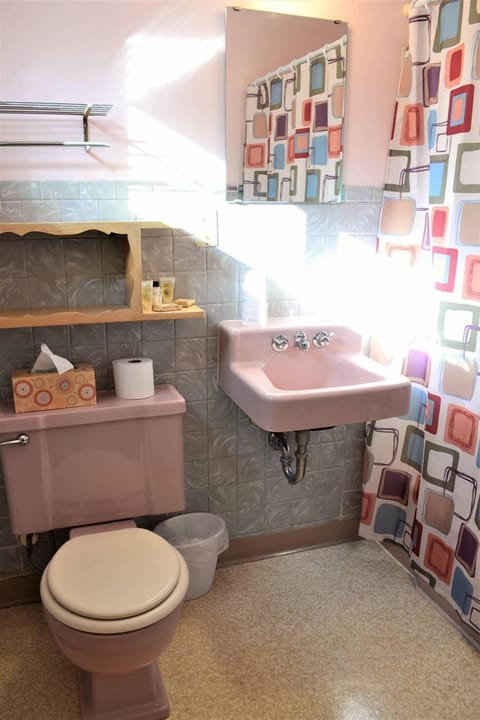 Standard Room, 2 Double Beds | Iron/ironing board, free WiFi, bed sheets