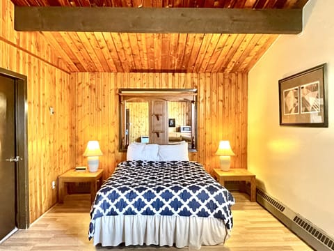 Executive Room, Non Smoking | Blackout drapes, bed sheets