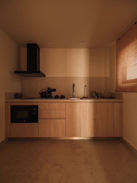 Grand Suite, Balcony, Sea View | Private kitchen