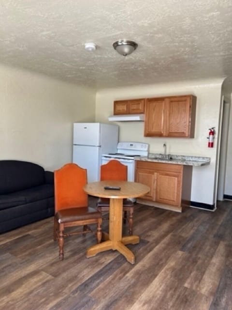 Suite, 1 Bedroom, Non Smoking | Private kitchen | Refrigerator (on request), microwave (on request)