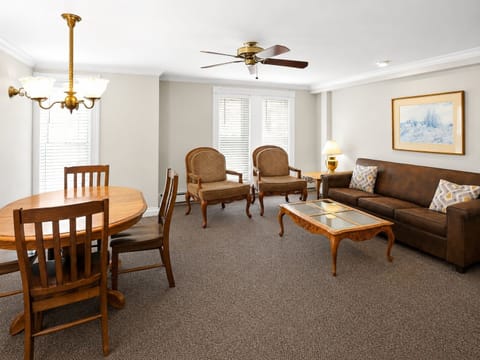 Room, 1 Bedroom | Living area | TV, DVD player