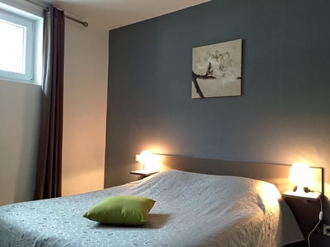 Standard Double Room | Desk, free cribs/infant beds, free WiFi
