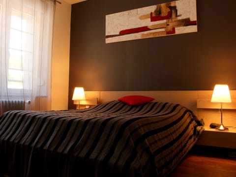 Standard Double Room | Desk, free cribs/infant beds, free WiFi