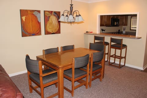 Deluxe Condo, 2 Bedrooms | In-room dining