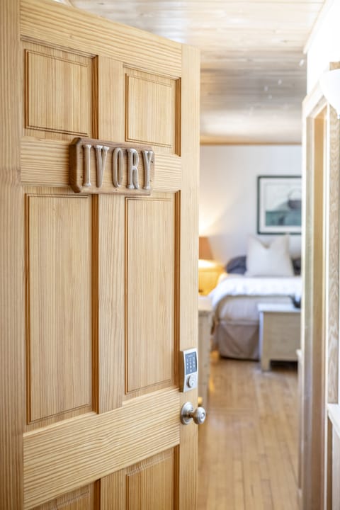 Room, 1 King Bed with Sofa bed, Non Smoking (Ivory Room) | Premium bedding, iron/ironing board, free WiFi, bed sheets