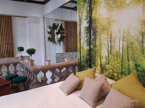 Romantic Suite, Jetted Tub | In-room safe, individually decorated, individually furnished, desk