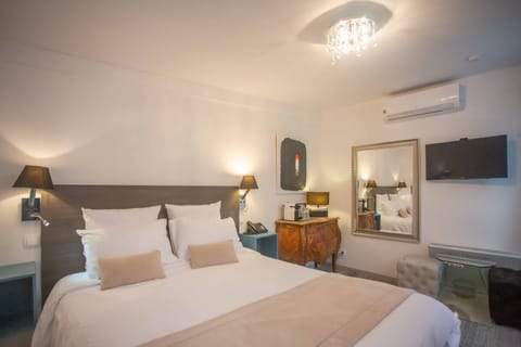 Comfort Double Room, Garden View | Premium bedding, in-room safe, desk, soundproofing