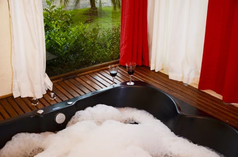 Superior Chalet | Minibar, individually decorated, bed sheets