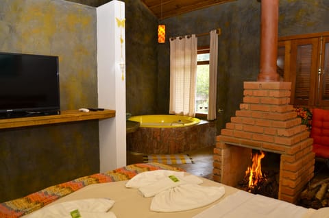 Suite (Imperial ) | Minibar, individually decorated, bed sheets