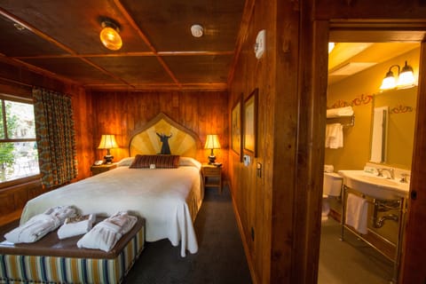 King | Free WiFi, bed sheets