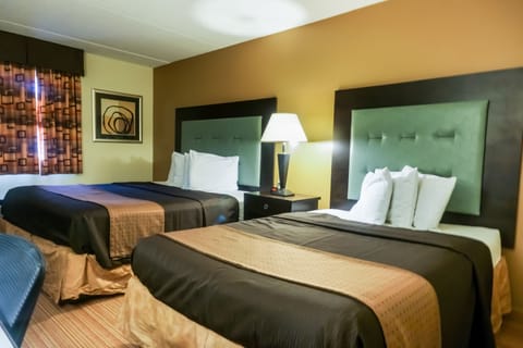 Pillowtop beds, individually furnished, desk, iron/ironing board
