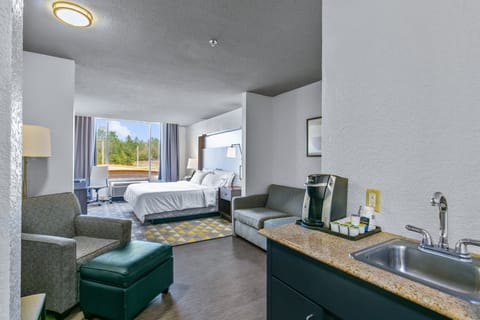 In-room safe, desk, iron/ironing board, rollaway beds