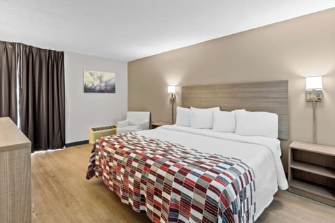 Desk, blackout drapes, iron/ironing board, free WiFi