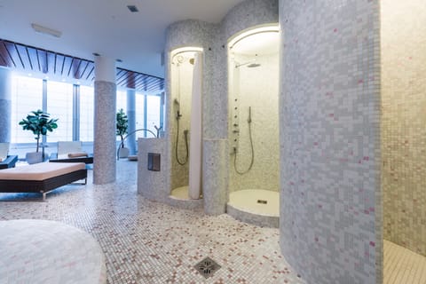 Sauna, hot tub, body treatments, hydrotherapy, aromatherapy, body wraps