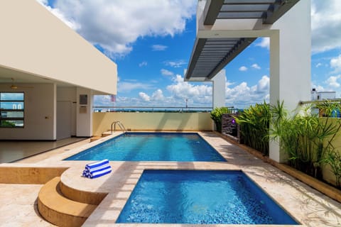 2 outdoor pools