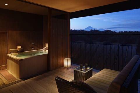 [Mt. Fuji view] Japanese-Western room with private bath+terrace | In-room safe, individually decorated, individually furnished