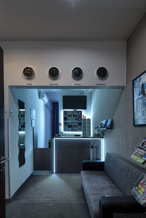 Concierge desk