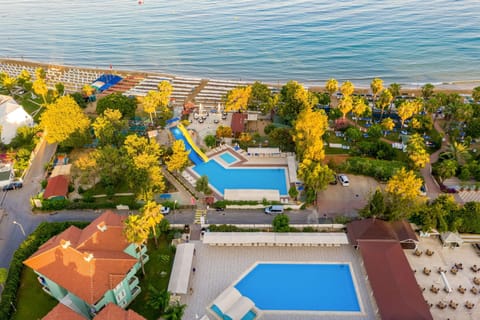 3 outdoor pools, pool umbrellas, sun loungers