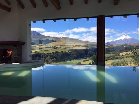Indoor spa tub