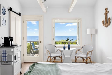 Oceanfront Efficiency, 1 King Bed | Premium bedding, down comforters, iron/ironing board, free WiFi