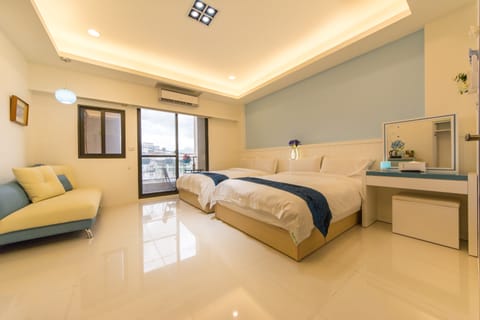 Cynthia | 1 bedroom, Egyptian cotton sheets, premium bedding, down comforters