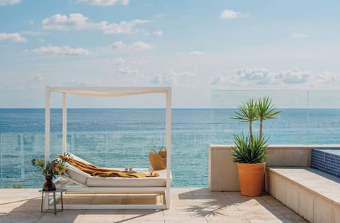 2 outdoor pools