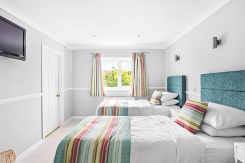 Twin Room, Ensuite | Free WiFi, bed sheets