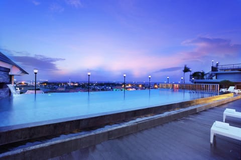 Outdoor pool, sun loungers
