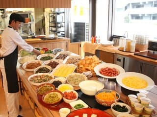 Daily buffet breakfast for a fee