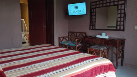 Double Room, 1 King Bed | Free WiFi, bed sheets