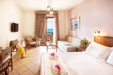 Double Room, Balcony, Sea View | In-room safe, blackout drapes, iron/ironing board, free WiFi