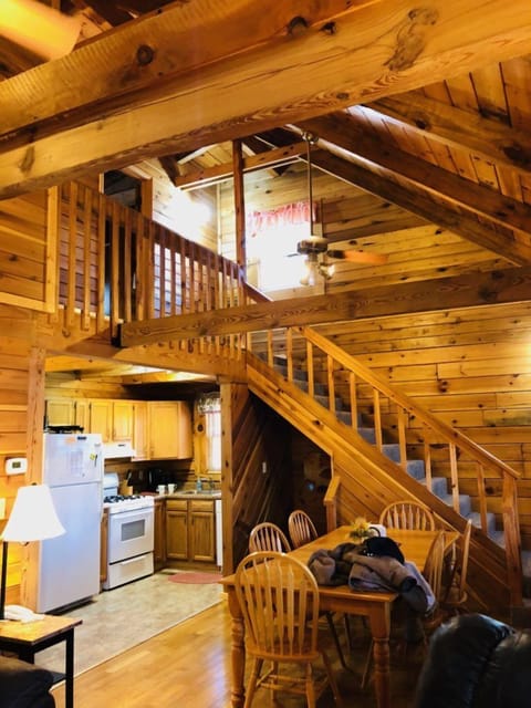 Wilderness Cabin, 3 Bedrooms, Hot Tub | Iron/ironing board, free WiFi, bed sheets